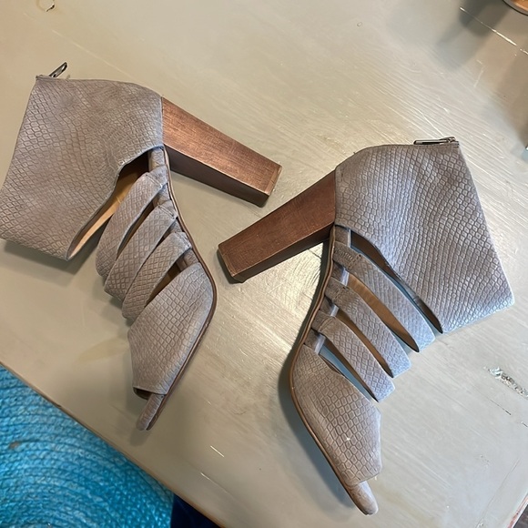 Splendid grey heels concert night out date night boho event fall western preppy - Picture 3 of 10